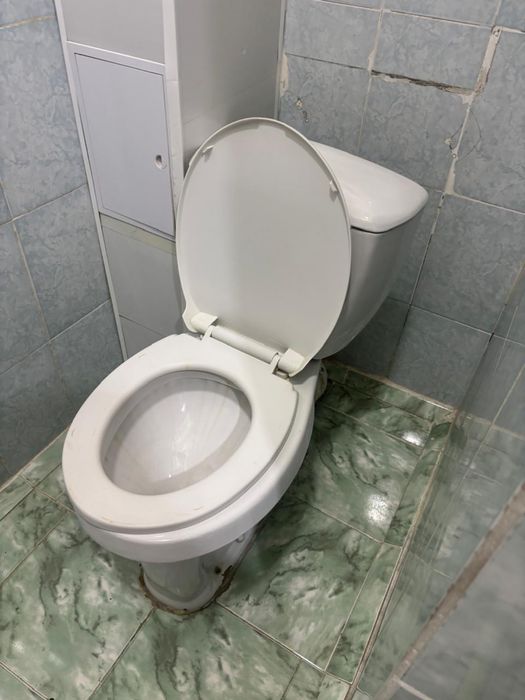 Срочно продам унитаз