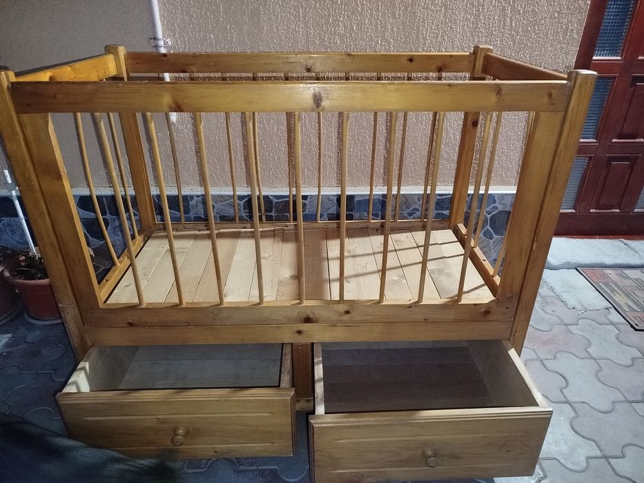 Vând pătuț copii din lemn
