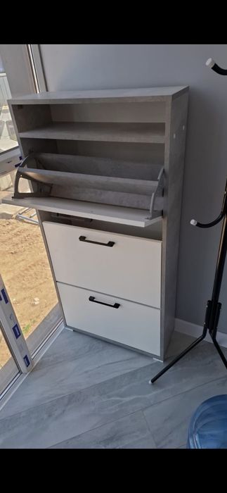 Продам обувницу срочно