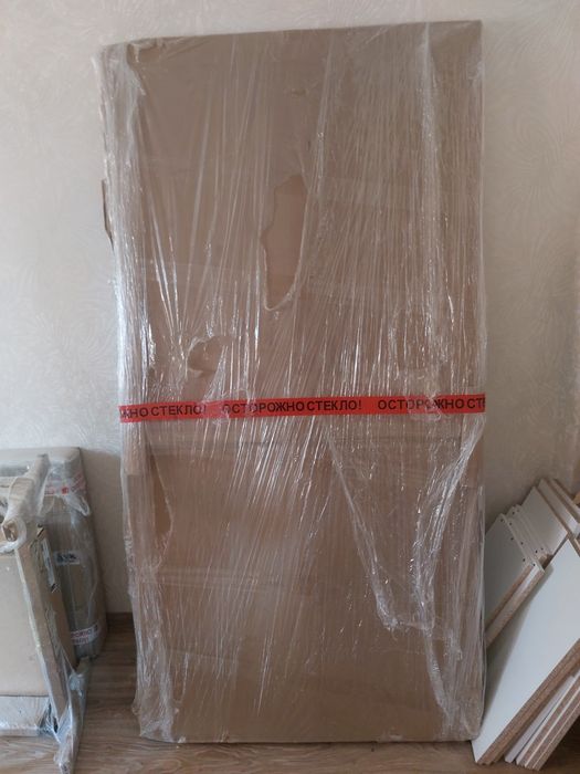 Продам диван, холодильник, стол со стулями