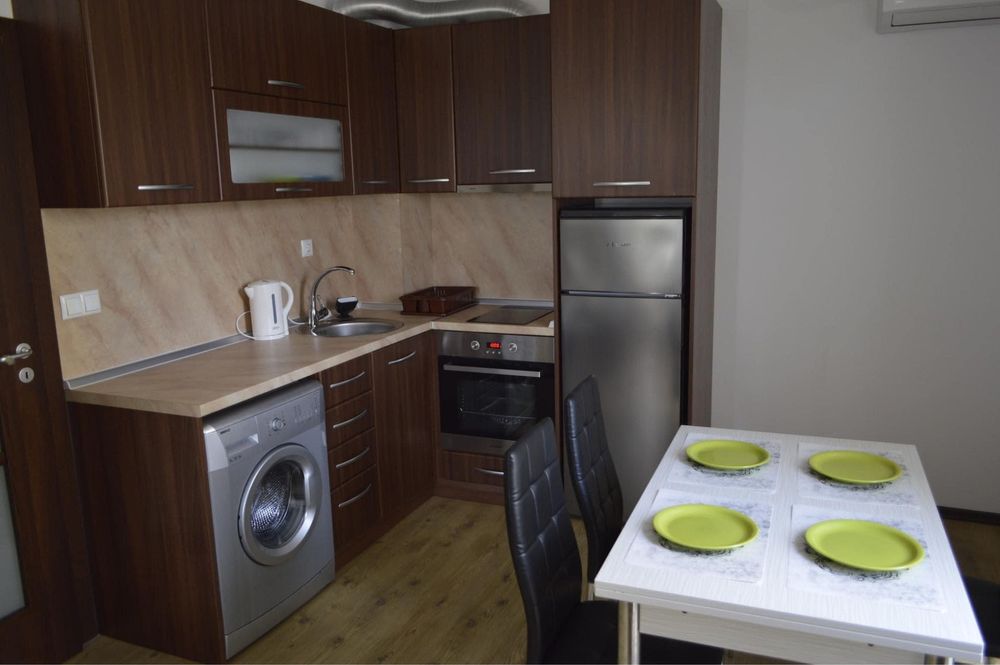 Апартамент под наем “Джули”