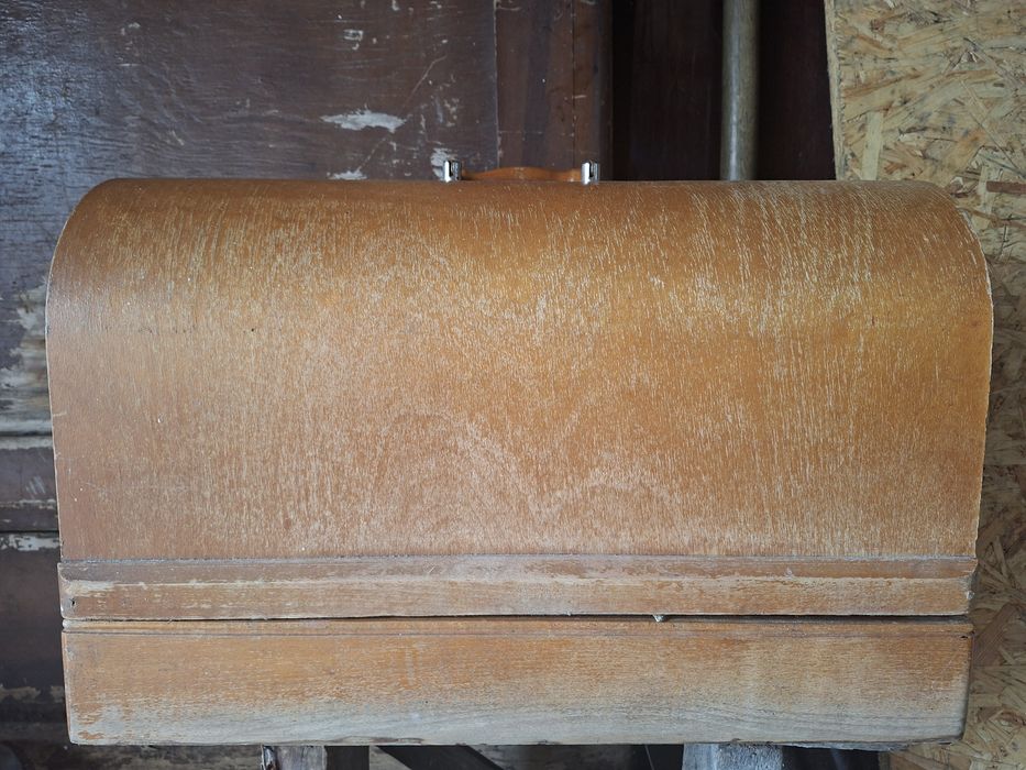 Продаю швейную машинку.