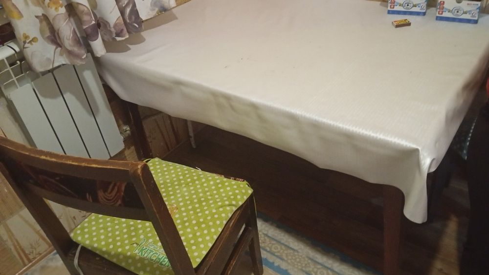 Срочно продам 2 стола