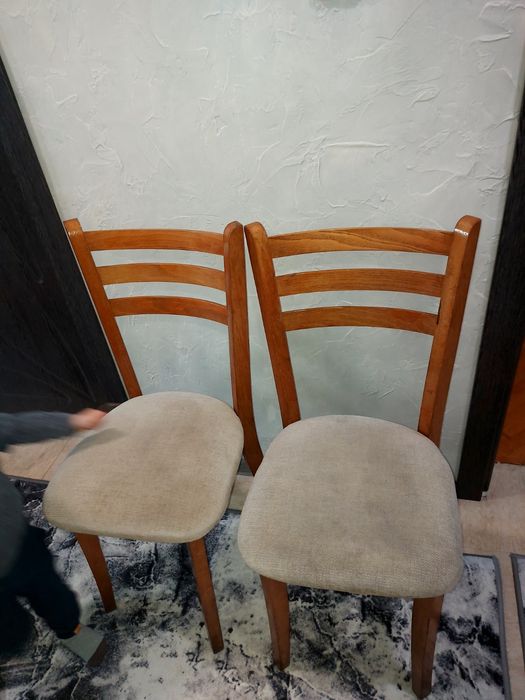 Трапезен стол като нов