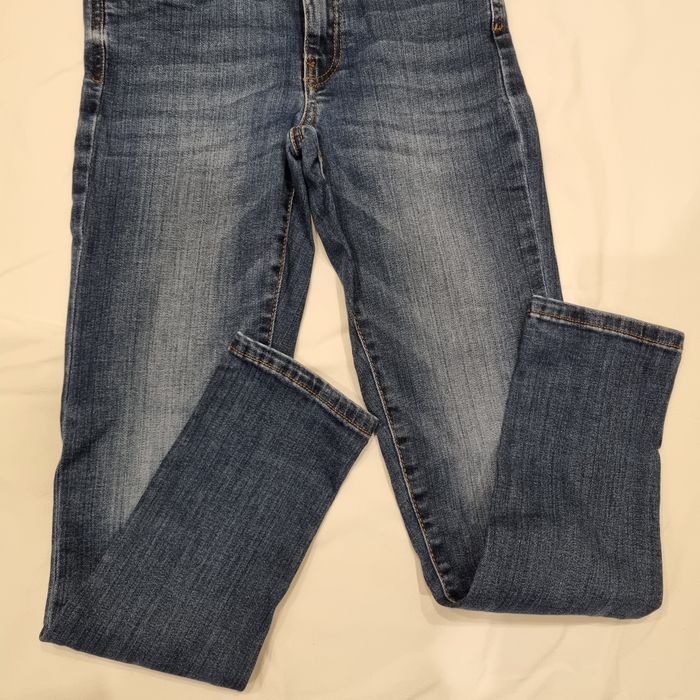 Продавам детски дънки на фирмата Зара