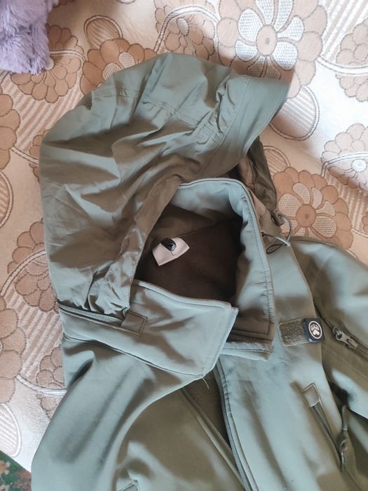 Продам куртку-ветровку