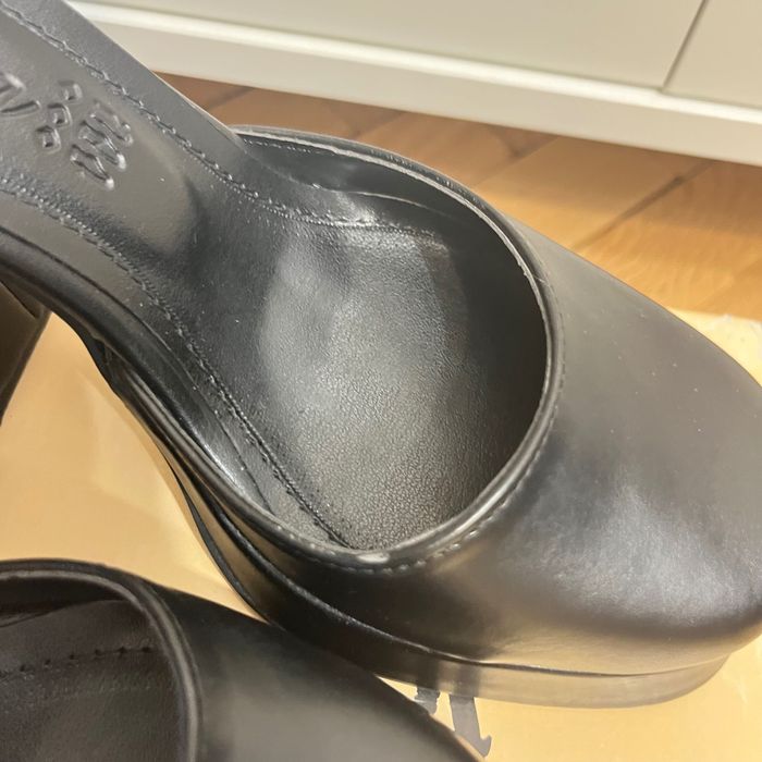 Обувки с дебел ток