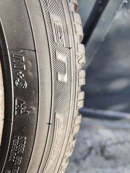 Set 4 jante 4x100 de tabla cu anvelope de iarna M+S 165 65 r15 / Opel Dacia