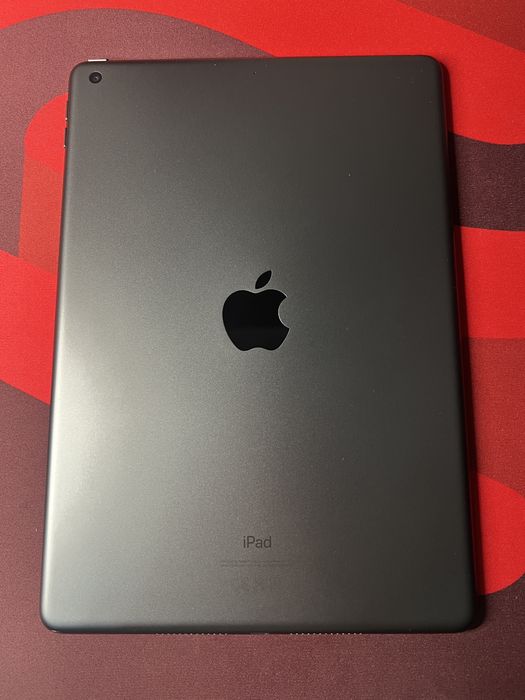 iPad 8 в идеальном состоянии