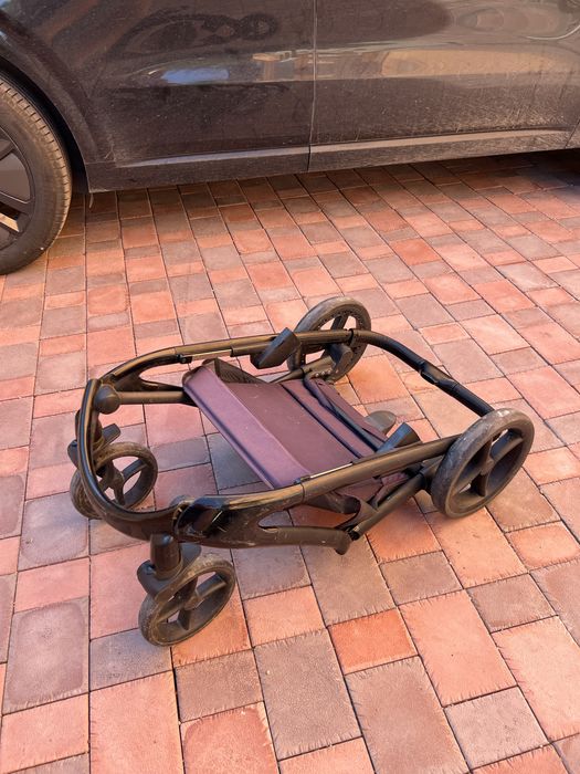 Продам детскую коляску  Carello M60