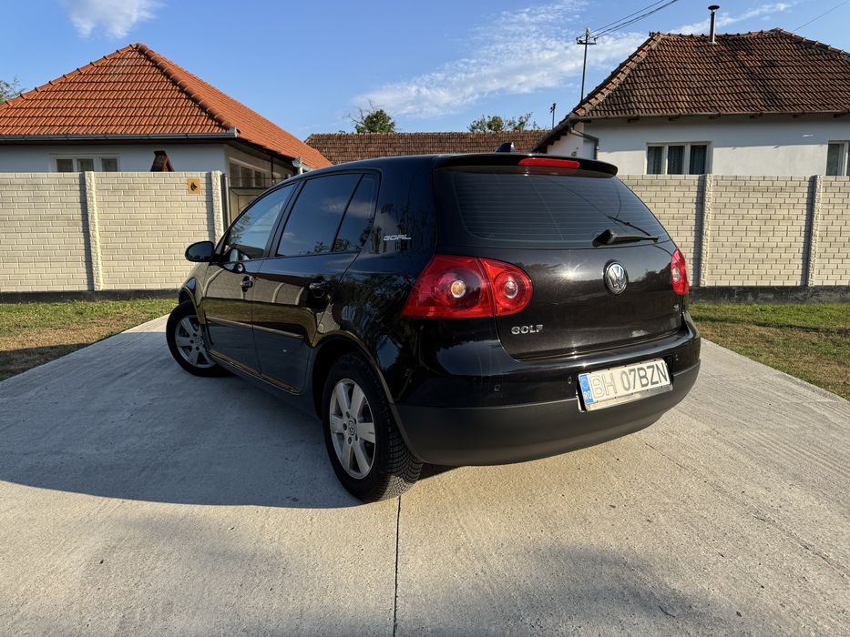 Volkswagen Golf 5 1.6 MPI BSE