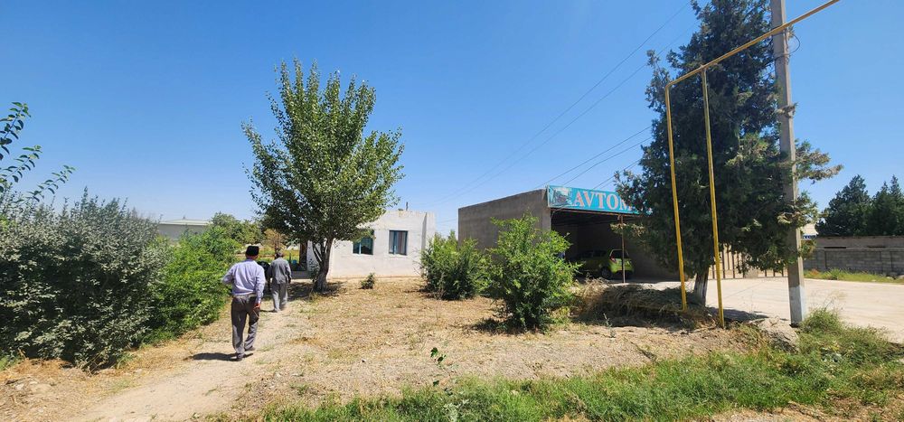 Uy sotiladi kotej uy