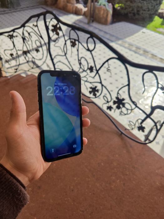 iphone 12 xolati yaxwi