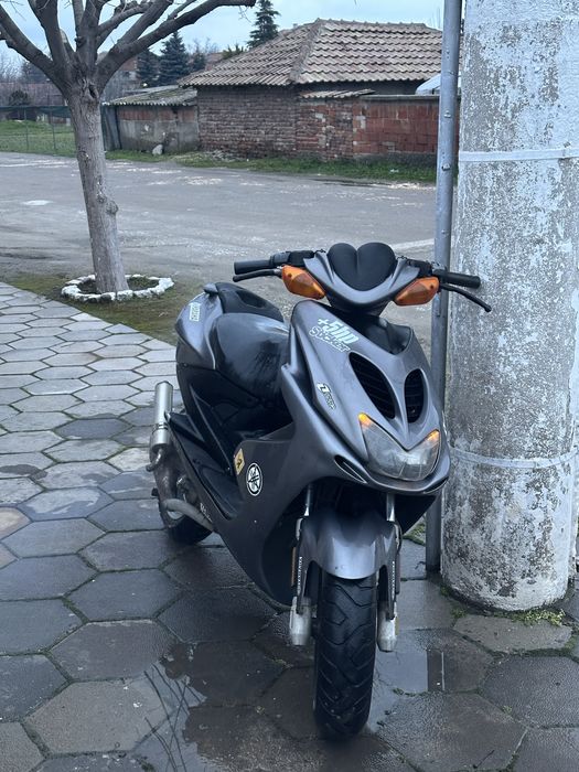 Yamaha aerox 50.