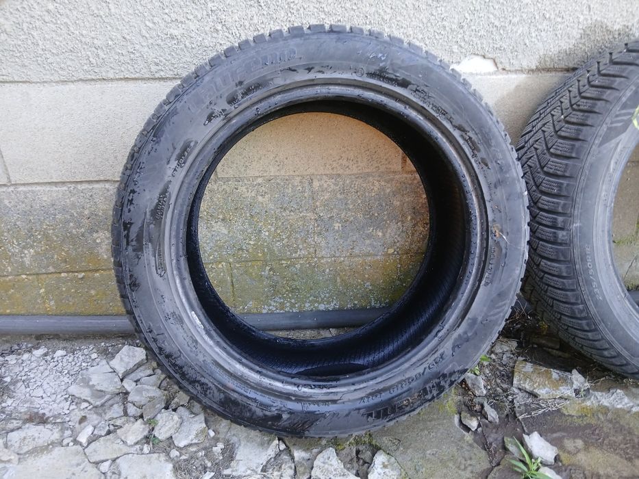 Зимни гуми Laufenn 235/50R18