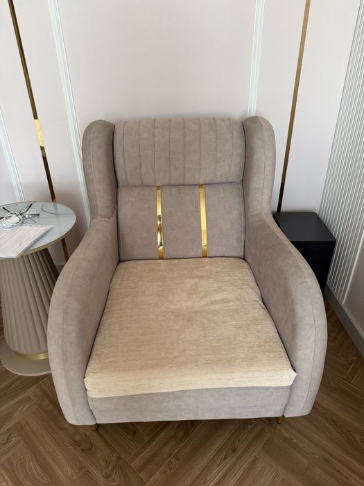 Продам диван новый с 2 креслами