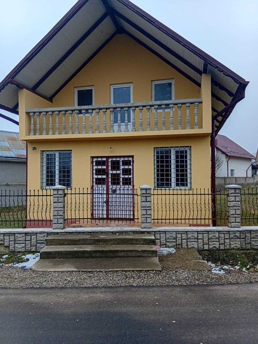 Se vinde imobil și spațiu comercial în Rădăuți