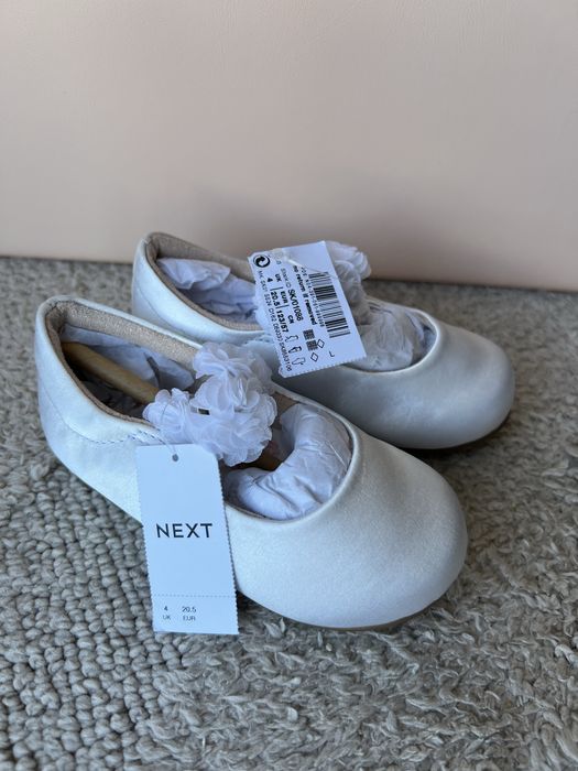 Бебешки обувки Next бели