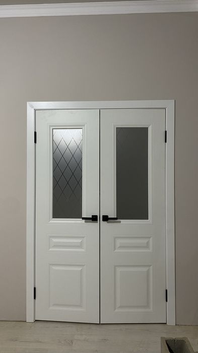 Есік қойамыззз  установка двериь