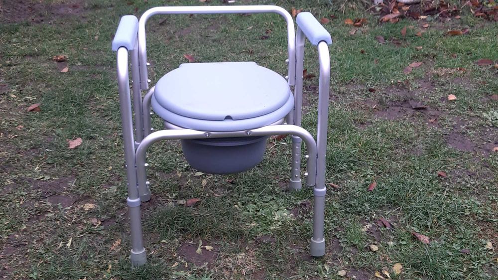 Хигиенен стол неупотребяван.