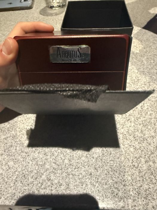 Арбутус Часы - Arbutus Watch