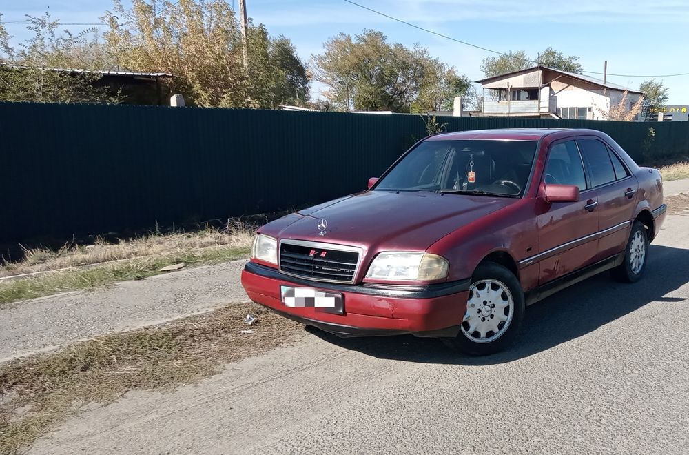 Продам Мерседес W202.