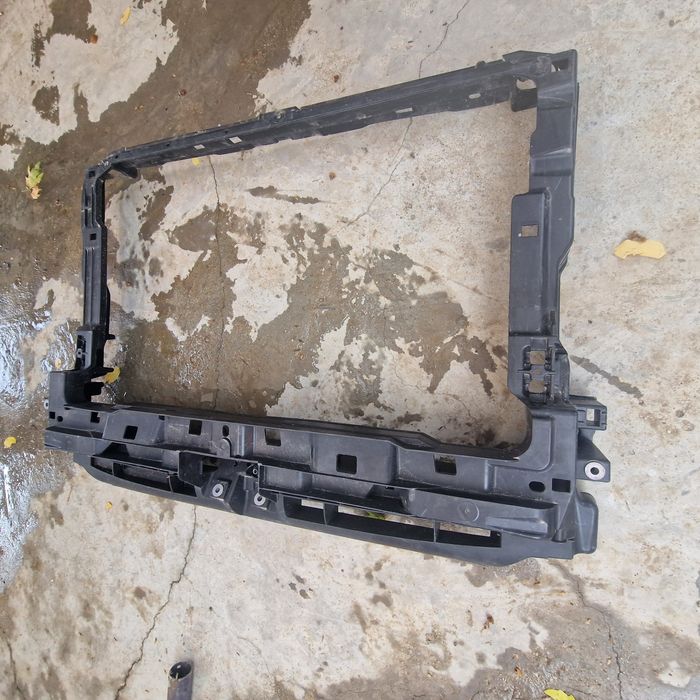 VW TOURAN 2019  след 2015 маска радиатор