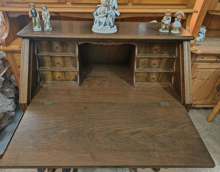 Дъбово писалище с месингови дръжки