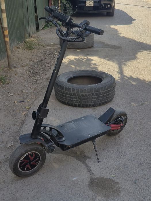 Продам Самокат Kugoo G Booster