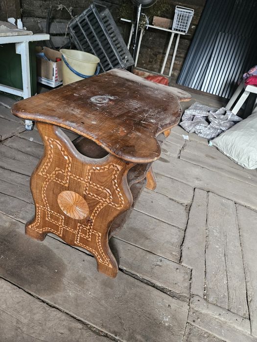 Столик .тумба . Лакированный