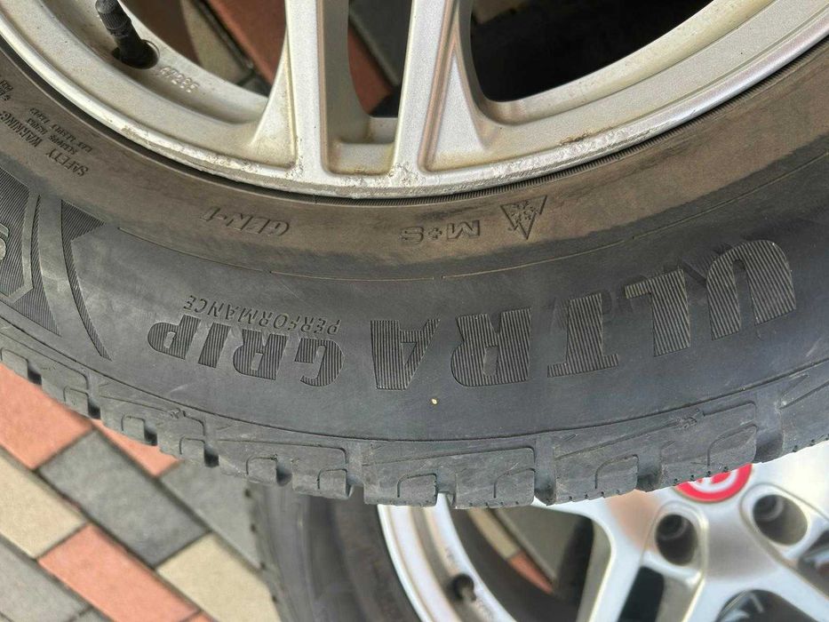 Set de 4 jante + 4 cauciucuri de iarna noi, pentru Mazda CX-5
