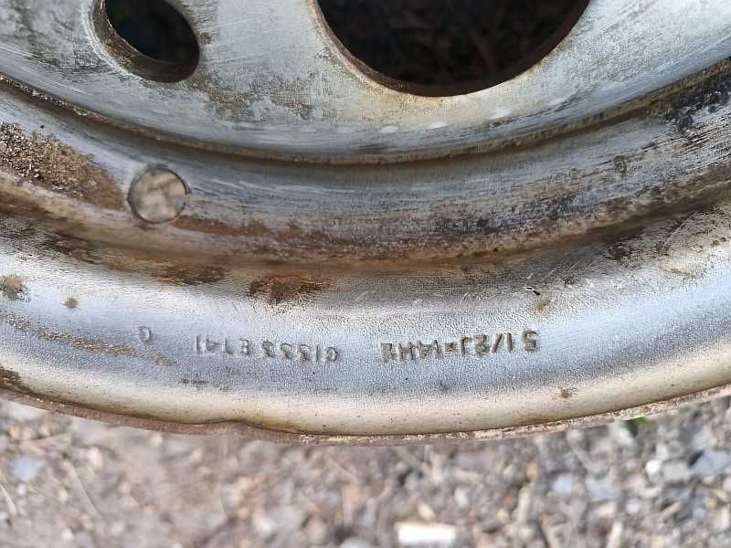 Продам ОДИН оригинальный металлический диск на Ford