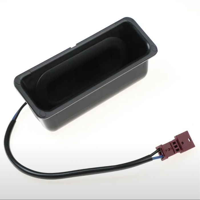 Кнопка открывания багажника BMW E39 E60 X5 E70 X6 E71 E90 E92 E93