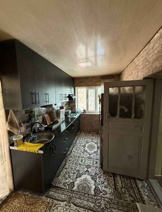 Уй сотилади 500 када