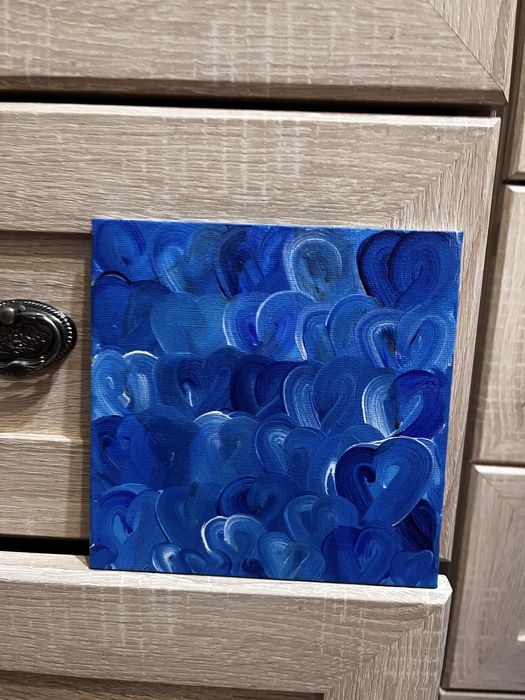 Продам картины написанные акрилом на плоских холстах