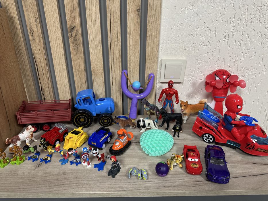 Продам игрушки для мальчика
