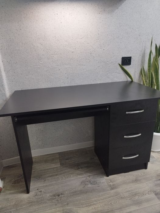 Стол компьютерный