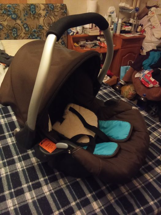 Подарявам бебешко кошче