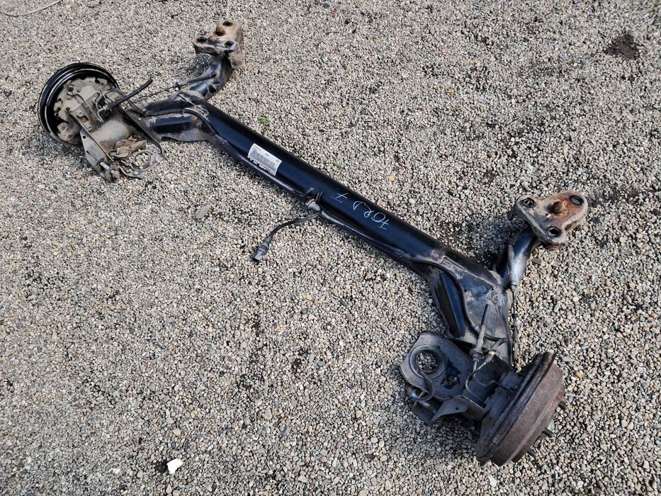 Ford Fusion, punte spate completa, pe tamburi.