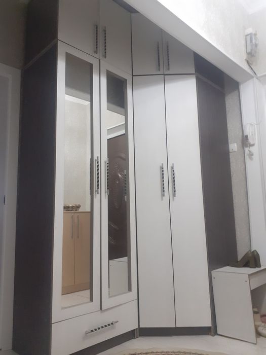 Прихожая мебель продается цена 75.000