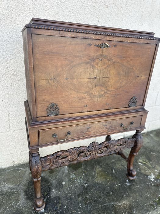 Ретро бар шкаф / витрина от масивно дърво