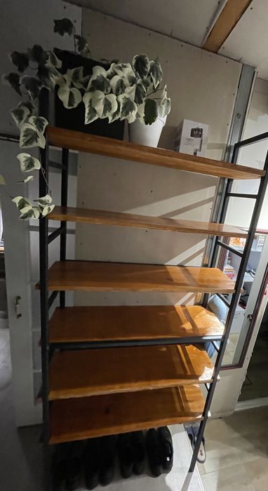 Шкаф для книг, цветов , мелочей