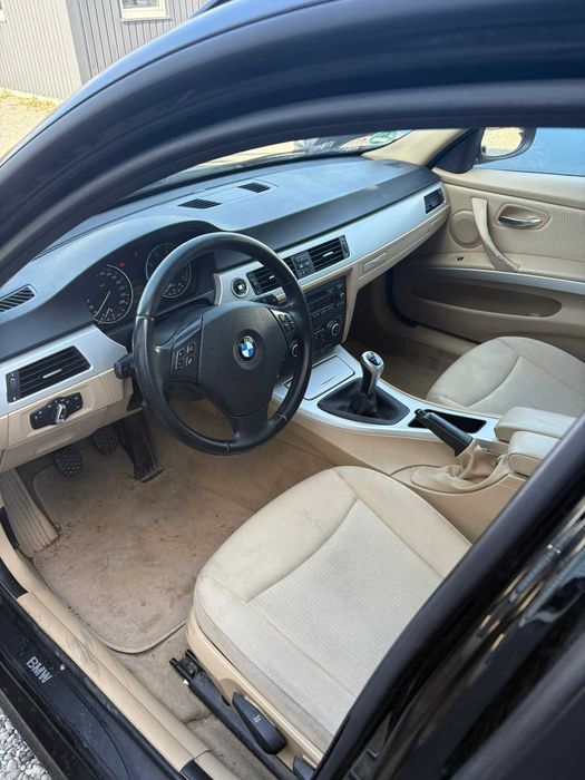 BMW 318i - 2011 - PREȚ FOARTE BUN