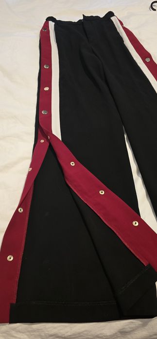 Pantaloni Zara model cunoscut