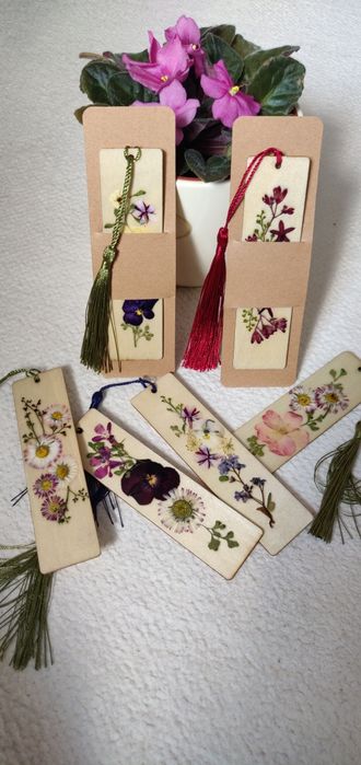 Semne de carte lucrate manual