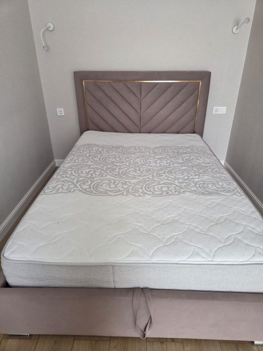 Продам кровать 140*200