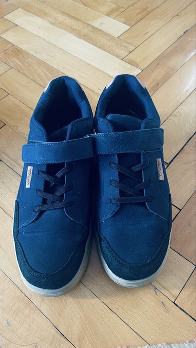 Маратонки 39 номер