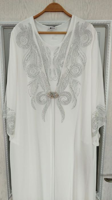 Продам платья почти новые