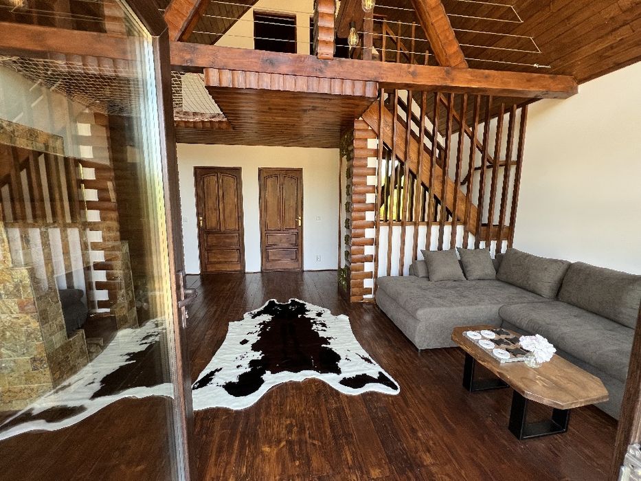 Cabana la poalele munților Retezat la 26 de km de Straja