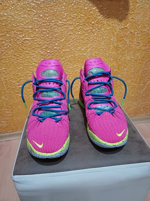 Продавам маратонки